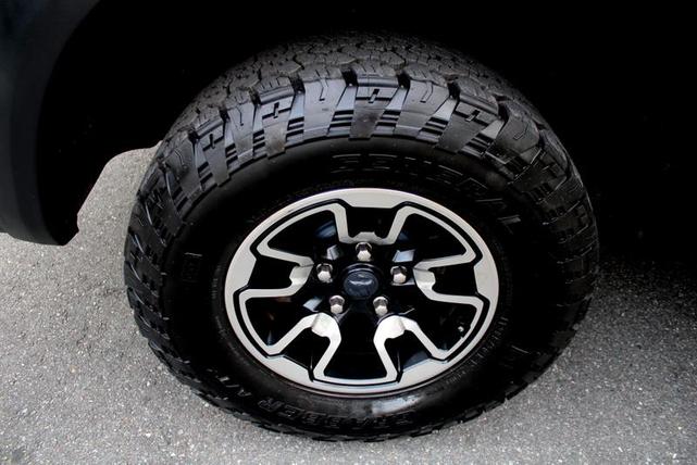 Photo of 2016 Brilliant Black Crystal Pearlcoat RAM 1500