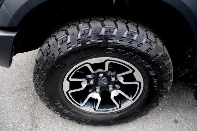 Photo of 2016 Brilliant Black Crystal Pearlcoat RAM 1500