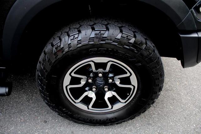 Photo of 2016 Brilliant Black Crystal Pearlcoat RAM 1500