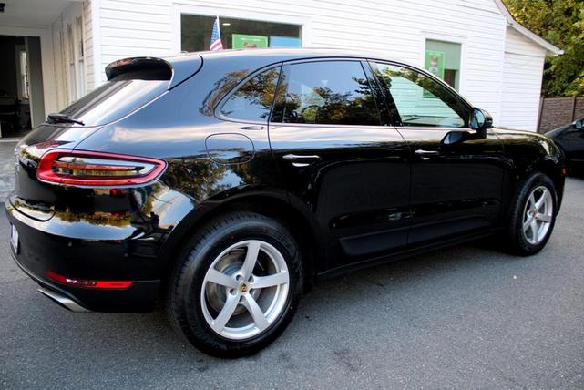 Photo of 2017 Black Porsche Macan