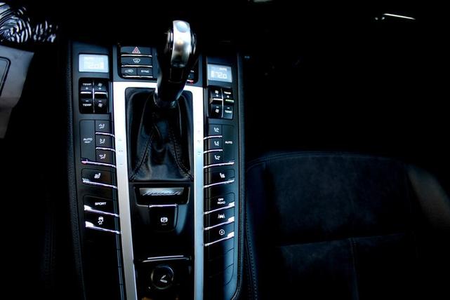 Photo of 2017 Black Porsche Macan