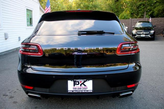 Photo of 2017 Black Porsche Macan