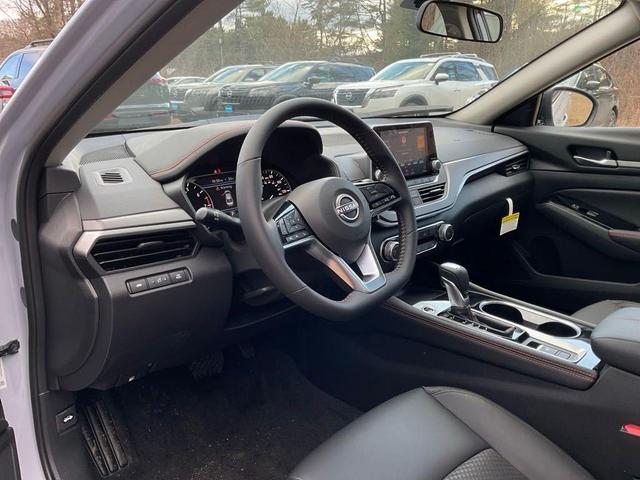 Photo of 2025 Gray Sky Pearl Nissan Altima