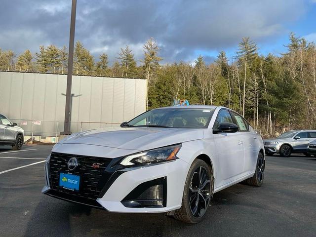 Photo of 2025 Gray Sky Pearl Nissan Altima