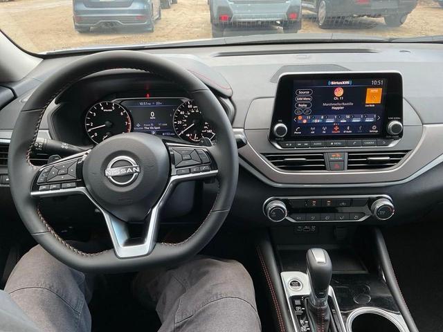 Photo of 2025 Gray Sky Pearl Nissan Altima