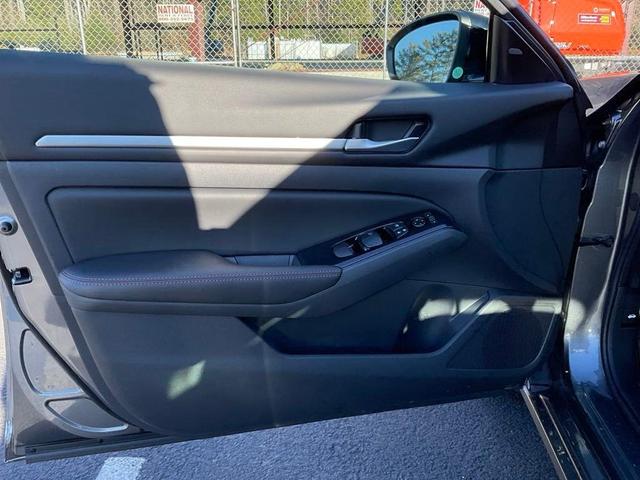 Photo of 2025 Gun Metallic Nissan Altima