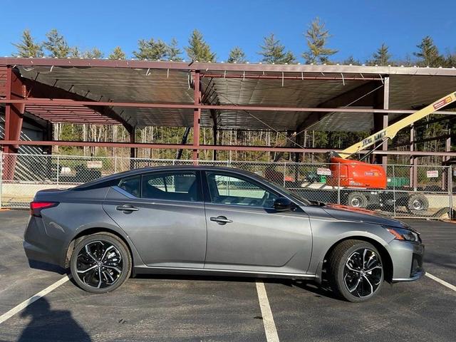Photo of 2025 Gun Metallic Nissan Altima