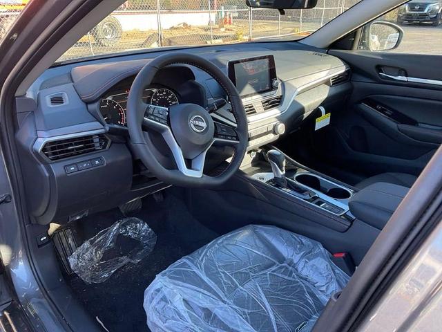 Photo of 2025 Gun Metallic Nissan Altima