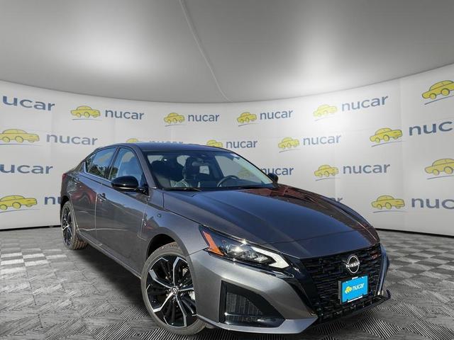 Photo of 2025 Gun Metallic Nissan Altima