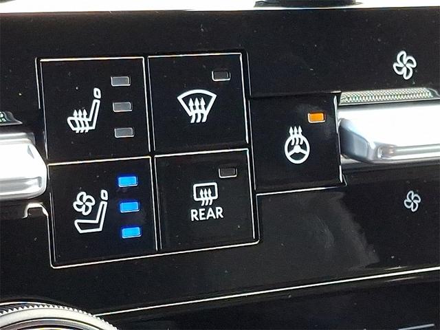 Photo of 2025 White Nissan Armada