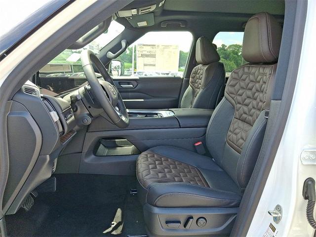 Photo of 2025 White Nissan Armada