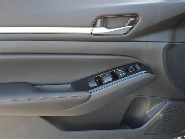 Photo of 2025 Gun Metallic Nissan Altima