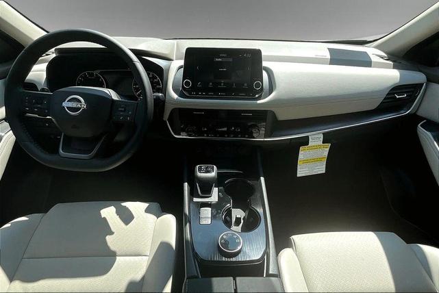 Photo of 2025 Everest White P Nissan Rogue