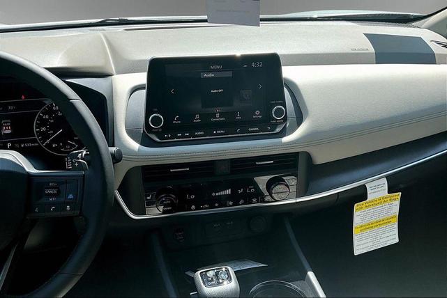 Photo of 2025 Everest White P Nissan Rogue