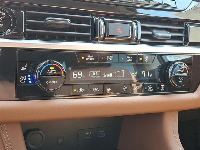 Photo of 2025 Everest White P Nissan Pathfinder