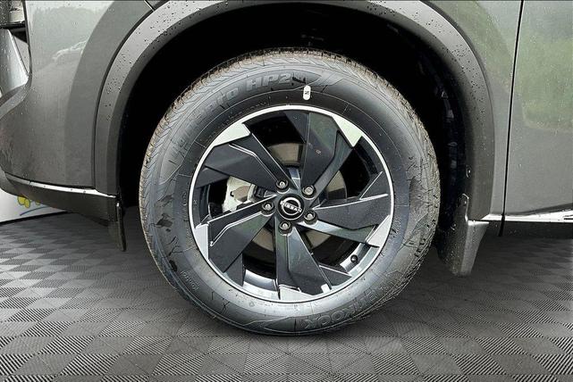 Photo of 2025 Gun Metallic Nissan Rogue