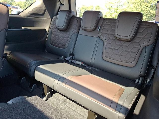 Photo of 2025 Black Nissan Armada