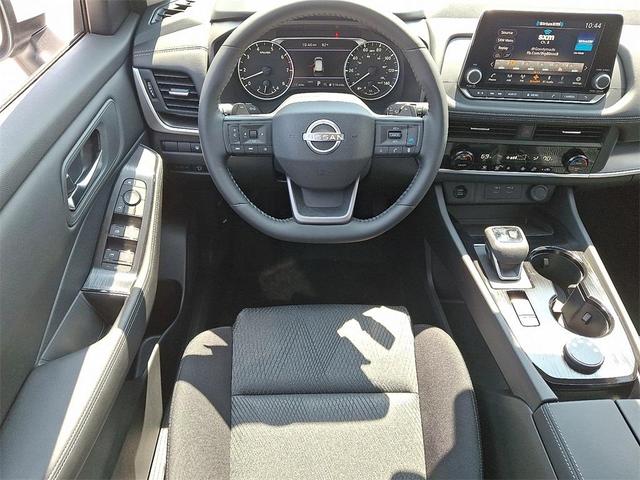 Photo of 2025 Everest White P Nissan Rogue