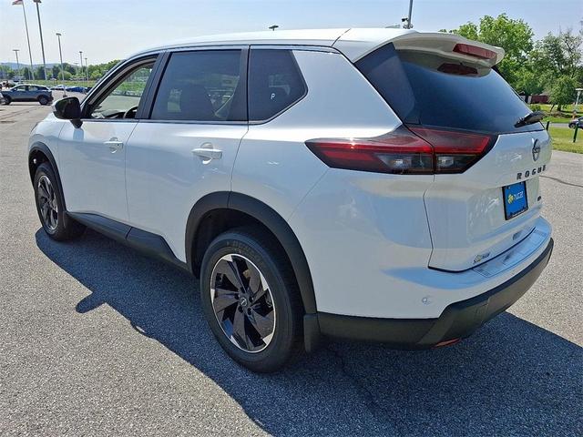 Photo of 2025 Everest White P Nissan Rogue