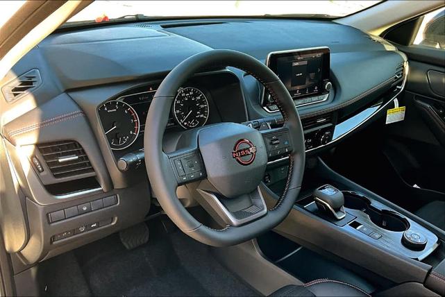 Photo of 2025 Everest White P Nissan Rogue
