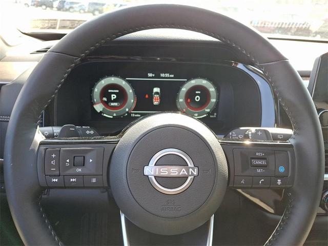 Photo of 2025 Everest White P Nissan Pathfinder