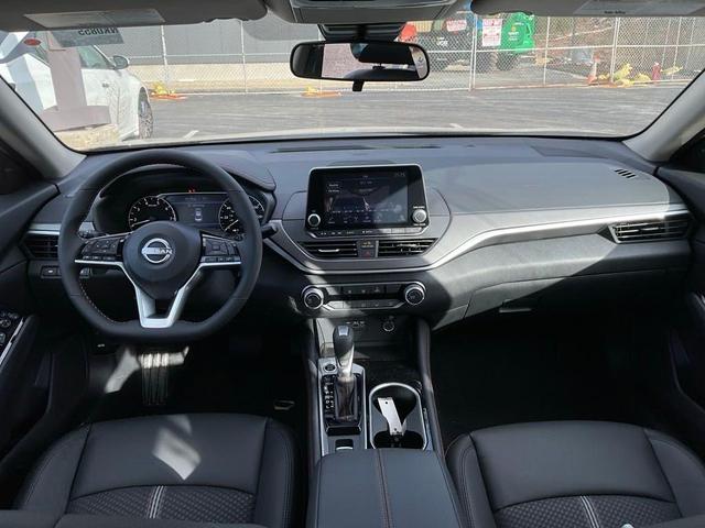 Photo of 2025 Gun Metallic Nissan Altima