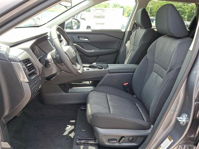 Photo of 2025 Gun Metallic Nissan Rogue