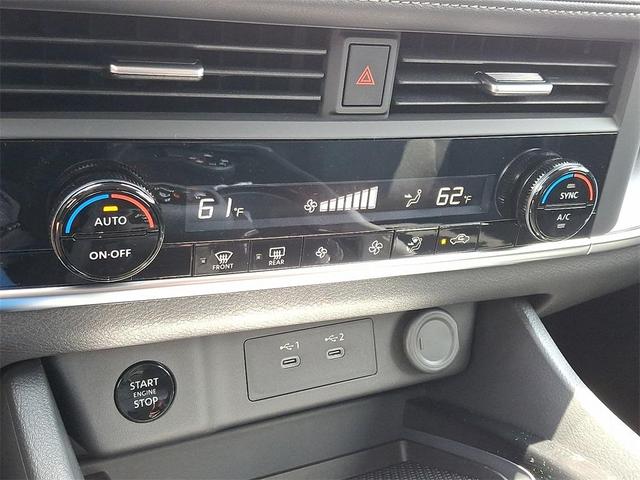 Photo of 2025 Gun Metallic Nissan Rogue
