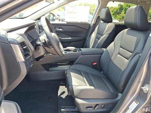 Photo of 2025 Gun Metallic Nissan Rogue