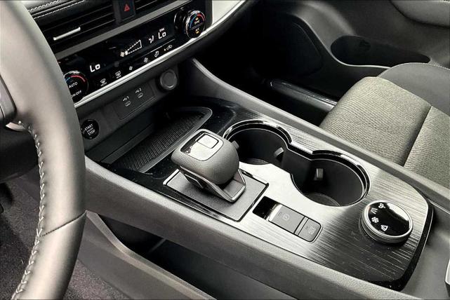 Photo of 2025 Silver Nissan Rogue