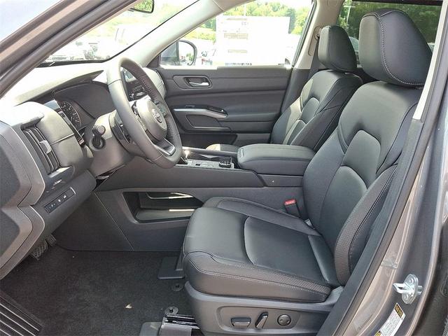 Photo of 2025 Gun Metallic Nissan Pathfinder