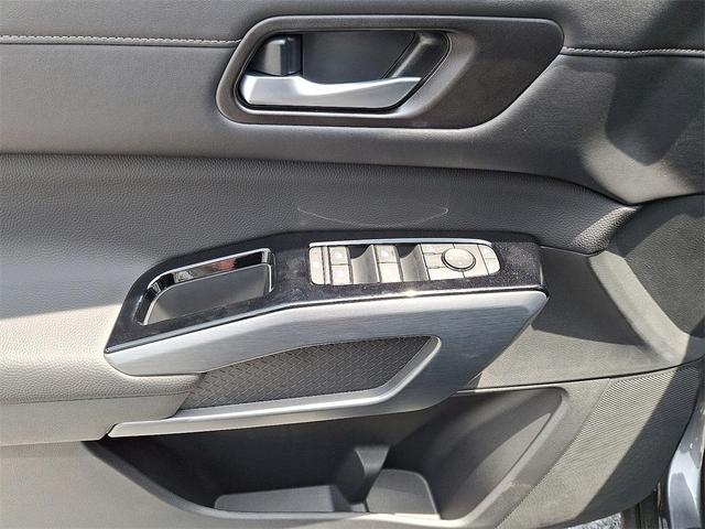 Photo of 2025 Gun Metallic Nissan Pathfinder