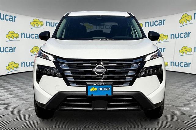 Photo of 2025 Glacier White Nissan Rogue