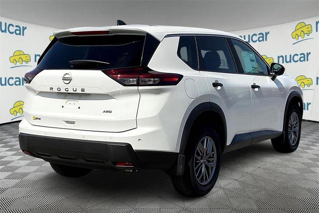 Photo of 2025 Glacier White Nissan Rogue