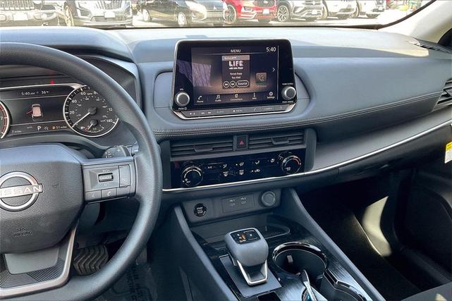 Photo of 2025 Glacier White Nissan Rogue