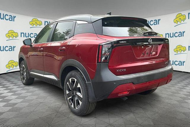 Photo of 2025 2t Red Blk Roof Nissan Kicks