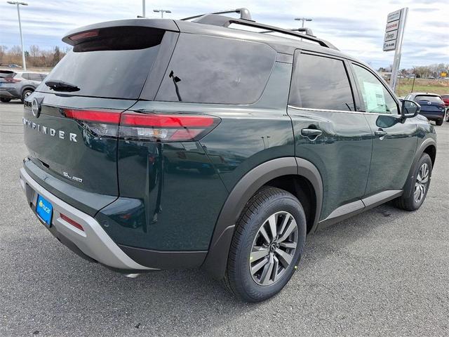 Photo of 2025 2t Grn Blk Roof Nissan Pathfinder