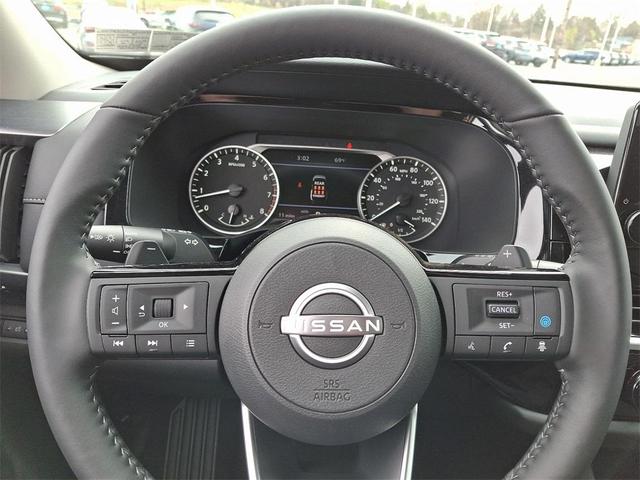 Photo of 2025 2t Grn Blk Roof Nissan Pathfinder