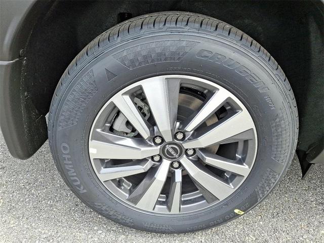 Photo of 2025 2t Grn Blk Roof Nissan Pathfinder