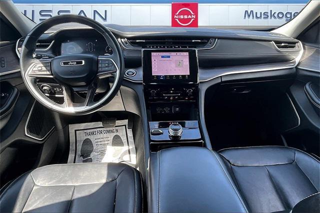 Photo of 2021 Bright White Clearcoat Jeep Grand Cherokee L