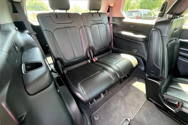 Photo of 2021 Bright White Clearcoat Jeep Grand Cherokee L