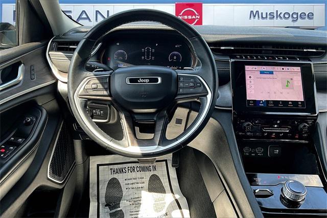 Photo of 2021 Bright White Clearcoat Jeep Grand Cherokee L