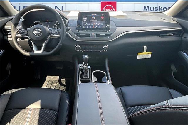Photo of 2025 Gray Sky Pearl Nissan Altima