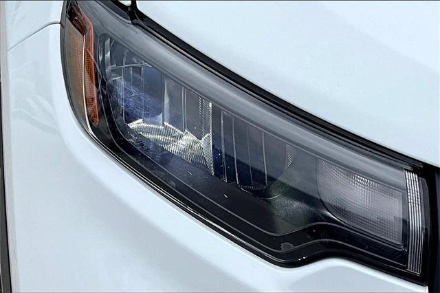 Photo of 2023 Bright White Clearcoat Jeep Compass