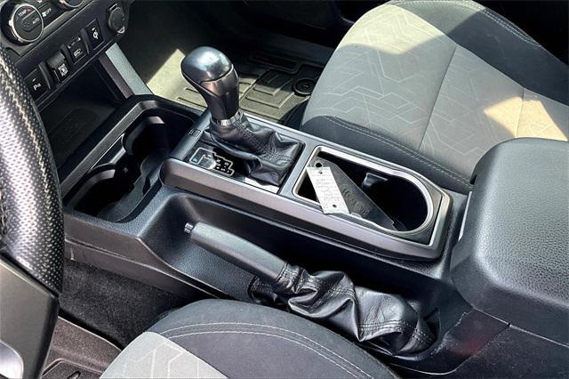 Photo of 2021 Super White Toyota Tacoma