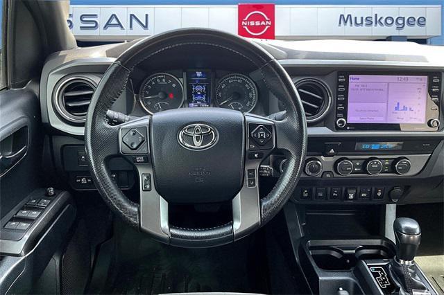 Photo of 2021 Super White Toyota Tacoma