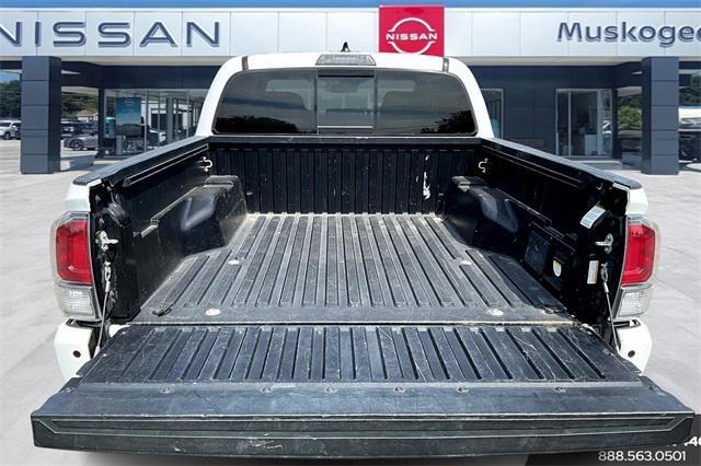 Photo of 2021 Super White Toyota Tacoma
