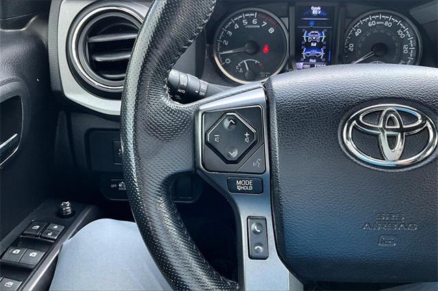 Photo of 2021 Super White Toyota Tacoma
