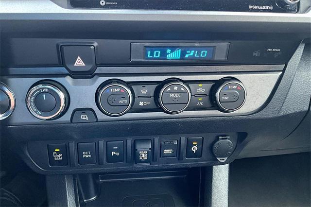 Photo of 2021 Super White Toyota Tacoma