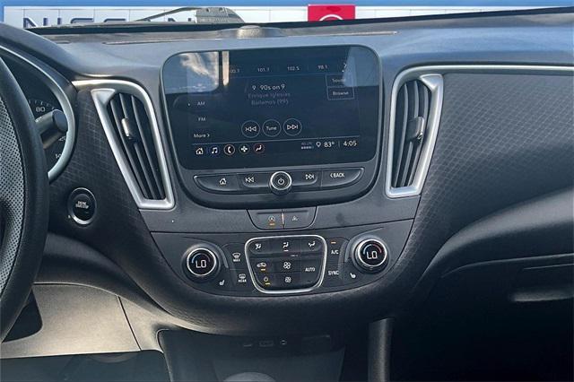 Photo of 2023 Summit White Chevrolet Malibu